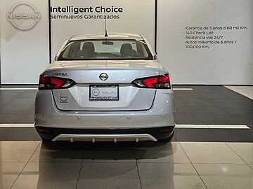 Nissan VERSA  Plata