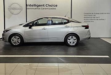 Nissan VERSA  Plata