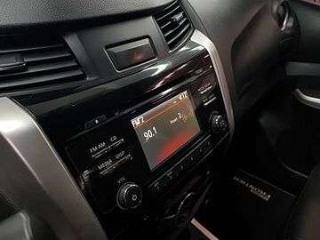 Nissan Frontier  Blanco