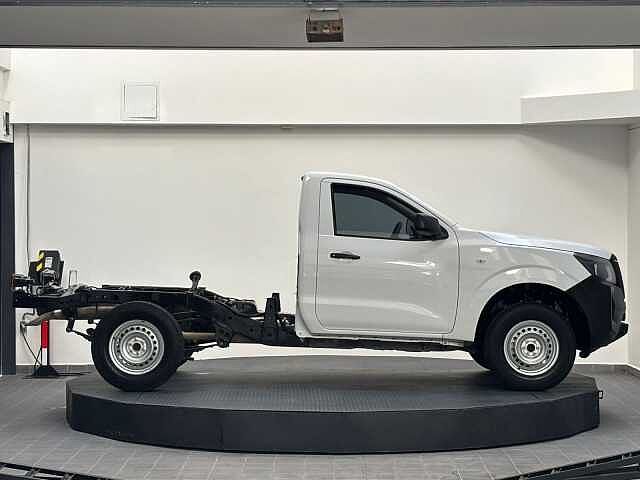 Nissan NP300