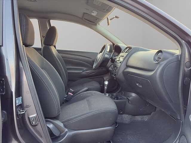 Nissan Versa