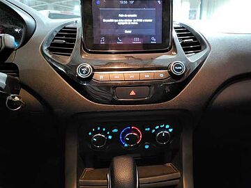 Ford Figo Sedán  Gris