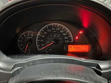 Nissan Versa  Rojo