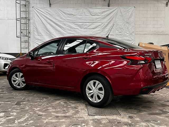 Nissan Versa