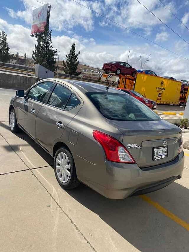 Nissan Versa