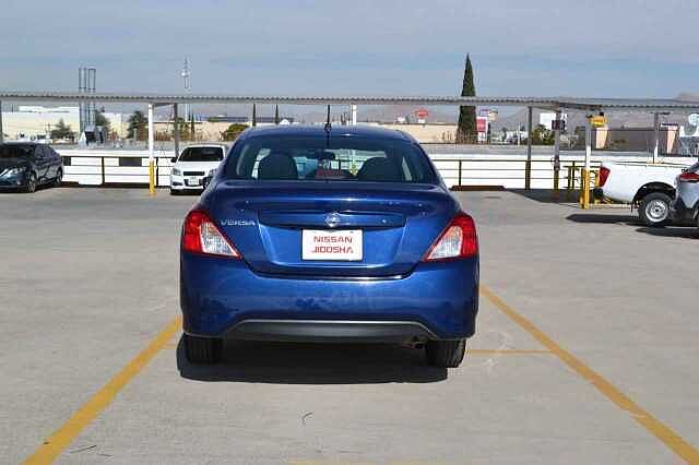 Nissan Versa