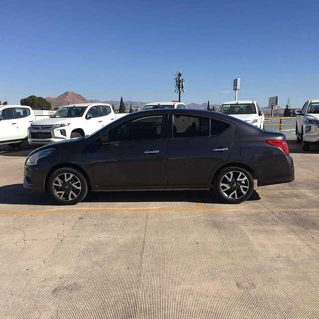 Nissan Versa