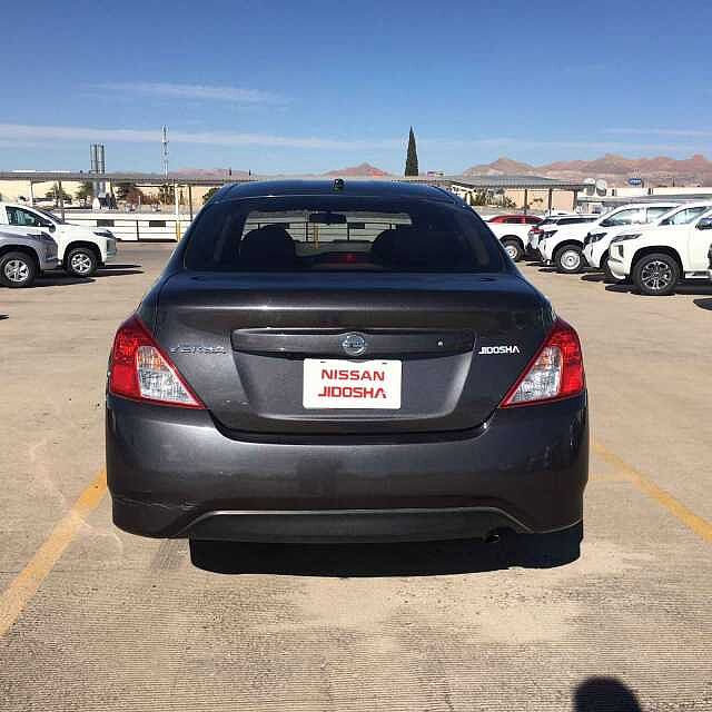 Nissan Versa