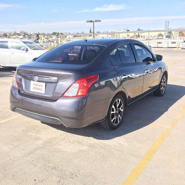 Nissan Versa