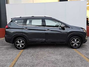 Mitsubishi XPANDER  Gris