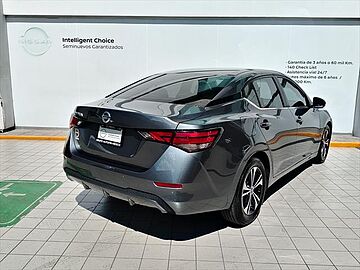 Nissan Sentra  Gris