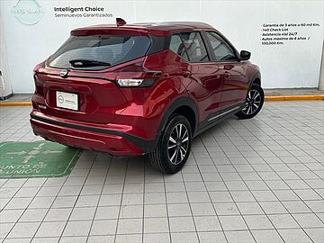 Nissan Kicks  Rojo