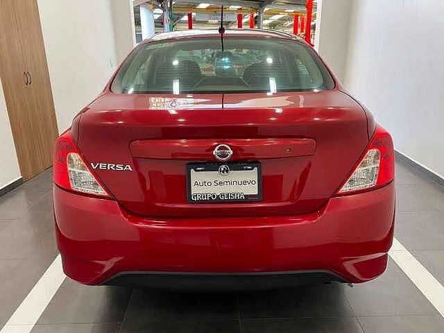 Nissan Versa