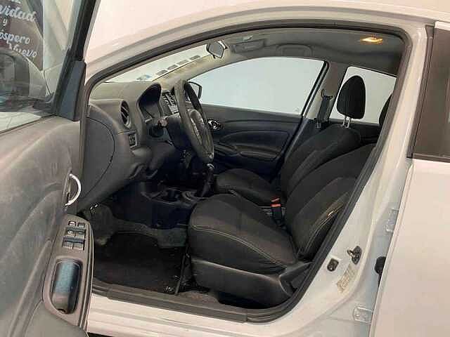 Nissan Versa