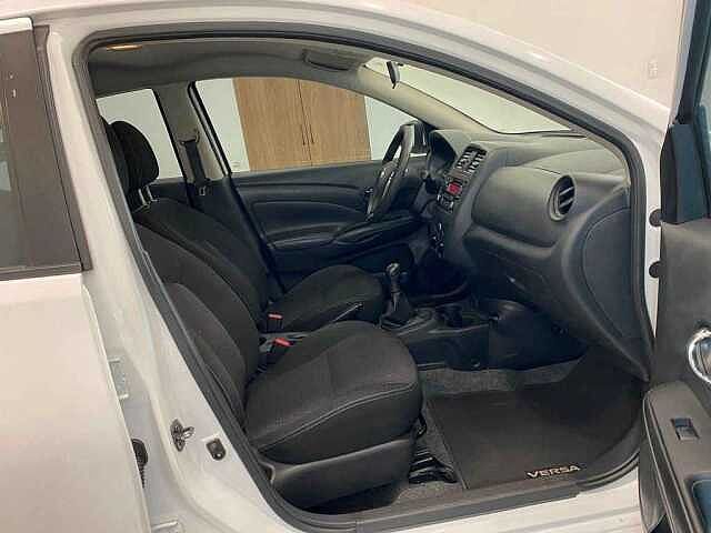 Nissan Versa