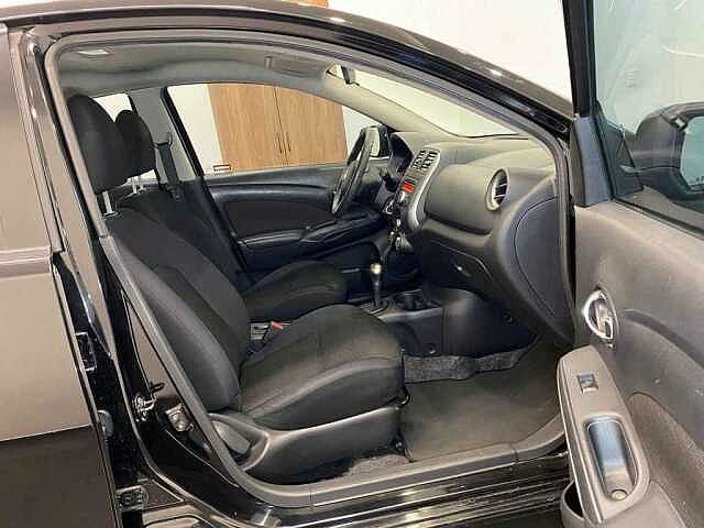 Nissan Versa