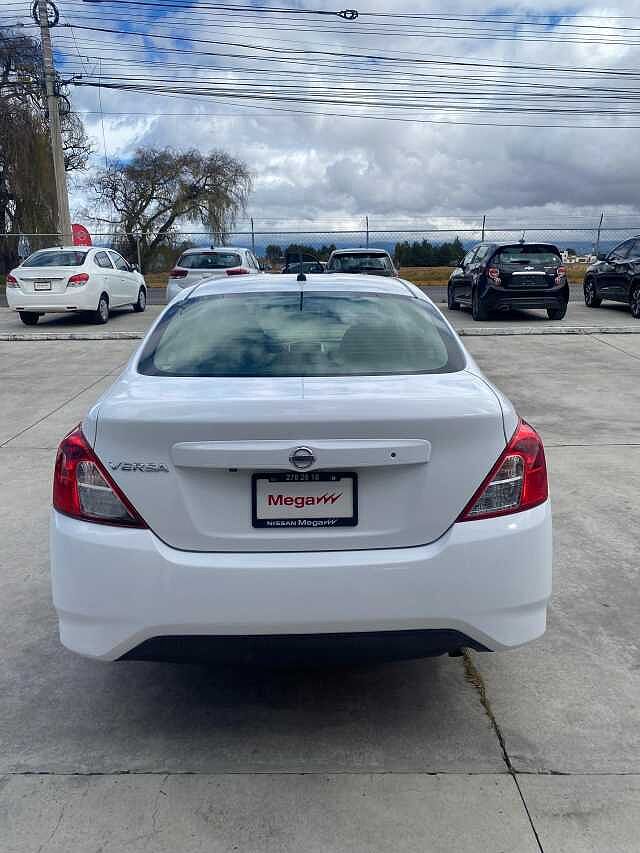 Nissan Versa