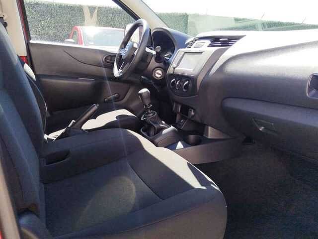 Nissan NP300 Chasis Cabina