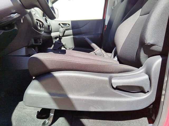 Nissan NP300 Chasis Cabina