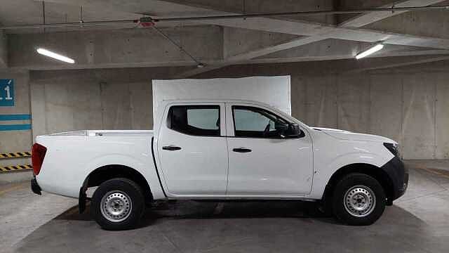 Nissan NP300