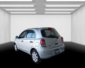Nissan March  Plata