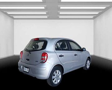 Nissan March  Plata