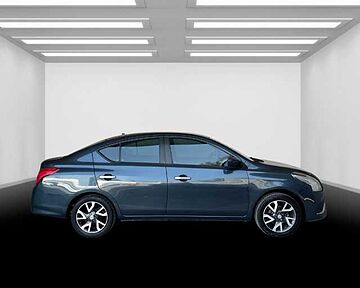 Nissan Versa  Azul