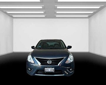 Nissan Versa  Azul