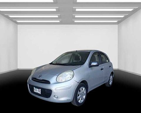 Nissan March  Plata