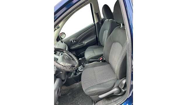 Nissan Versa