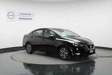 Nissan Versa  Negro