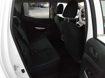 Nissan NP300  Blanco