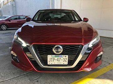 Nissan Altima  Rojo