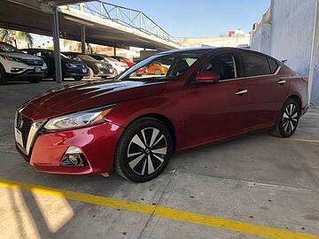 Nissan Altima  Rojo