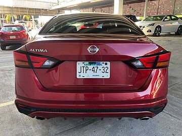 Nissan Altima  Rojo