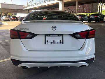 Nissan Altima  Blanco