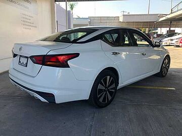 Nissan Altima  Blanco