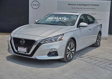 Nissan Altima  Plata