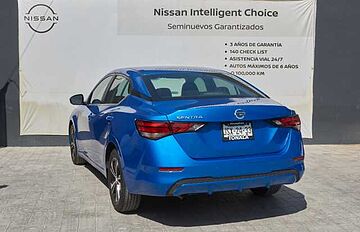 Nissan Sentra  Azul Safiro