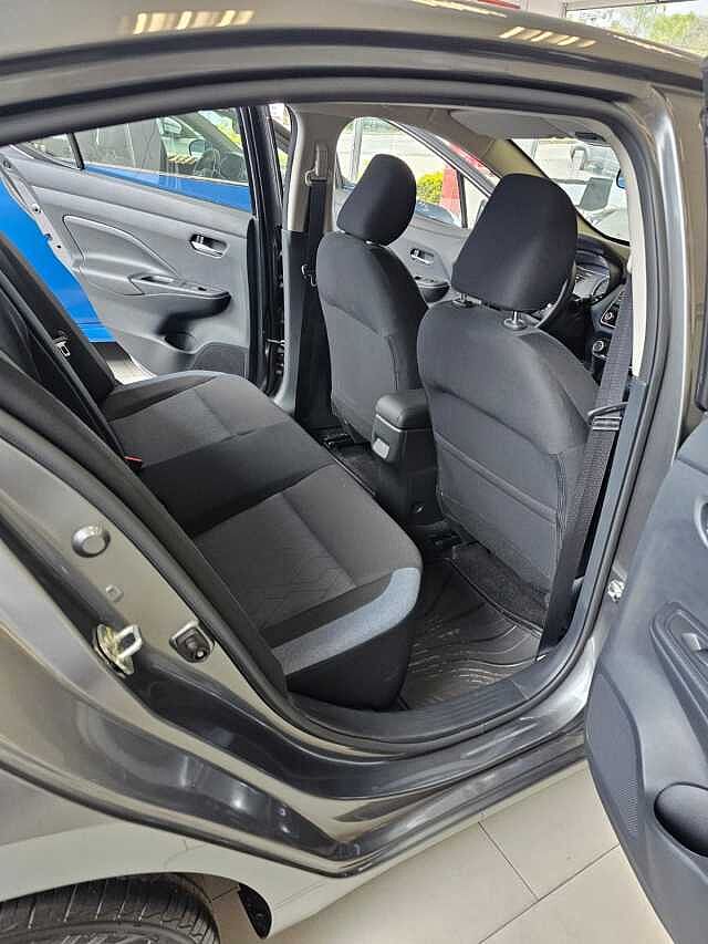Nissan Versa