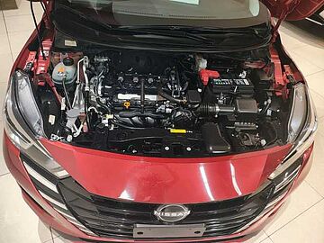 Nissan Versa  Rojo