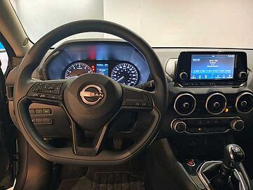 Nissan Sentra  Gris