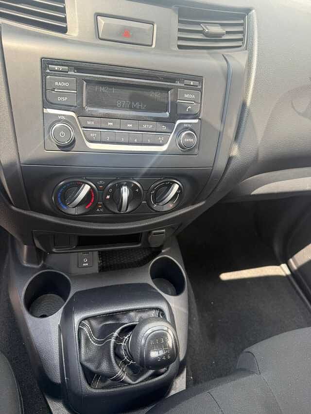 Nissan NP300 Chasis Cabina