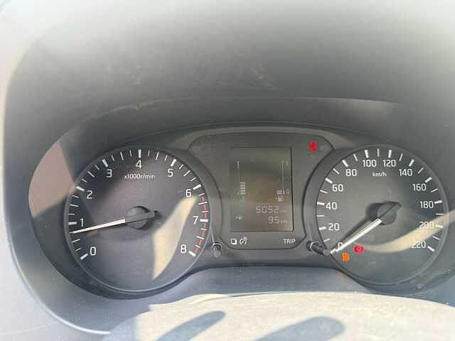 Nissan NP300 Chasis Cabina