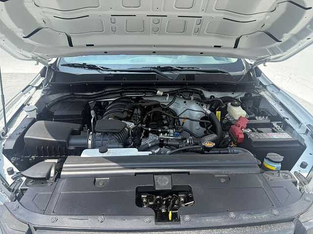 Nissan NP300 Chasis Cabina