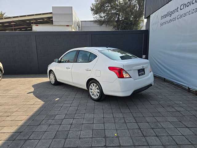 Nissan Versa