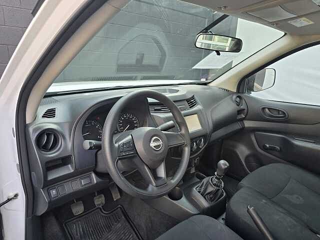 Nissan NP300