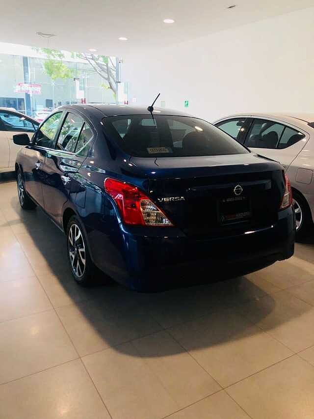 Nissan Versa