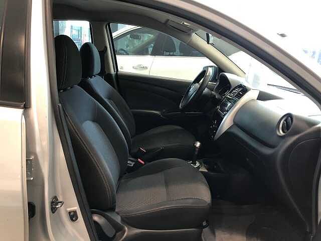 Nissan Versa