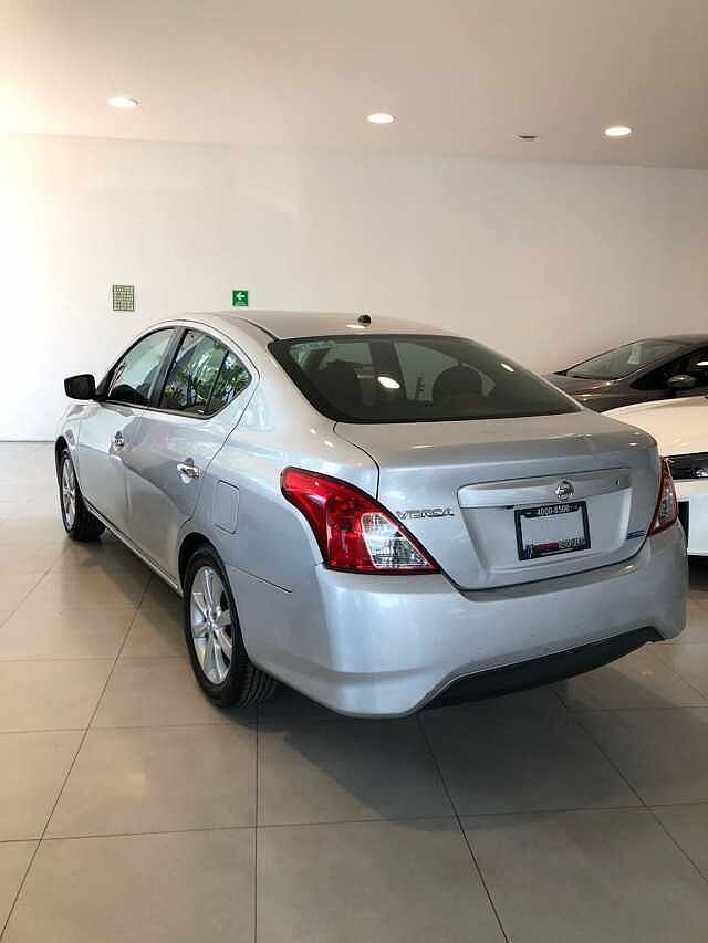 Nissan Versa